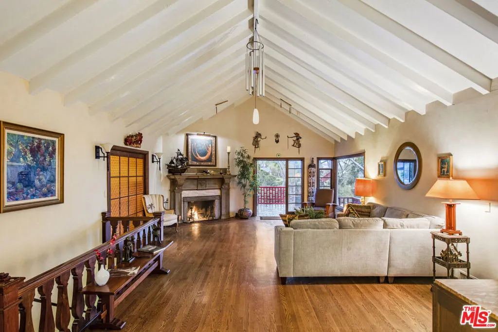 2882 Belden Drive, Los Angeles, California 90068 home-pic-0